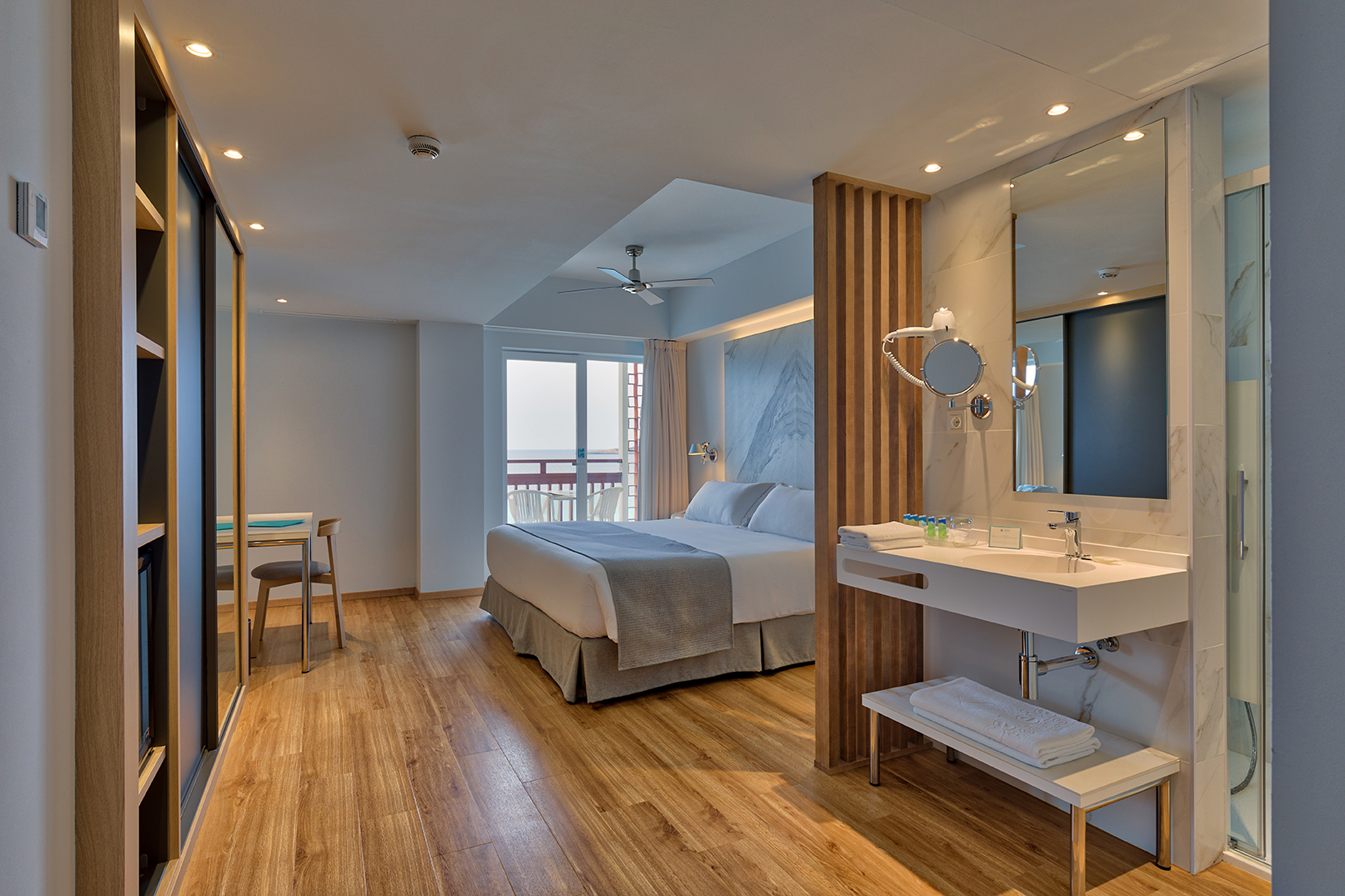 046_alta_CaleiaTalayotSpaHotel Doble Vista Mar Frontal.jpg